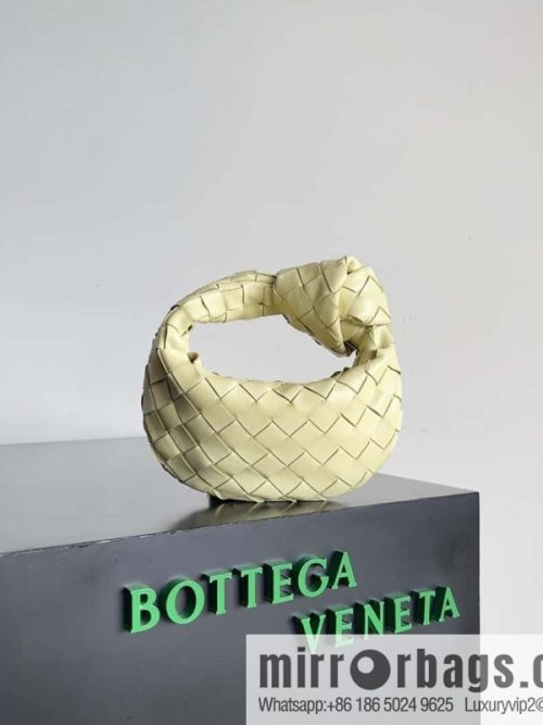 BV super mini JODIE tote bag dumpling bag, woven knotted bag, model number: 730828.