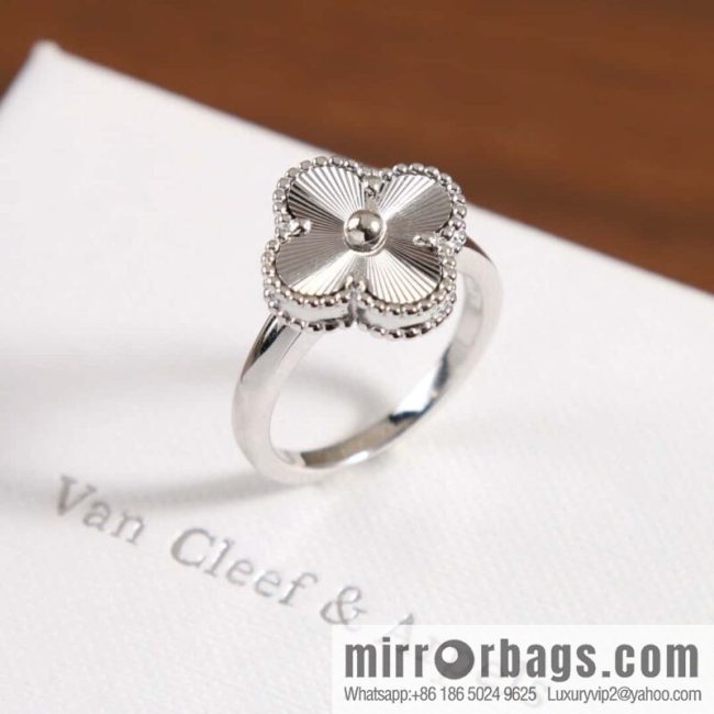 ☀️Van Cleef & Arpels Vintage Alhambra ring Four-leaf clover white gold laser engraved ring ☀
