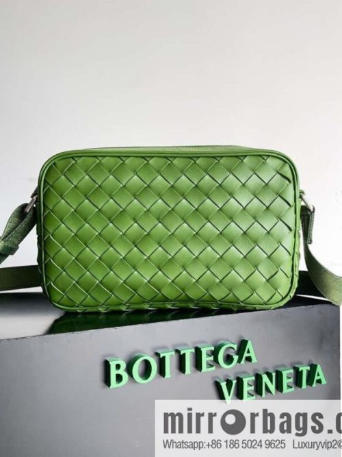 BV lntrecciato woven leather (fabric) crossbody bag model number: 710048