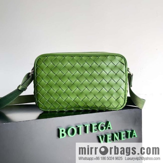 BV lntrecciato woven leather (fabric) crossbody bag model number: 710048