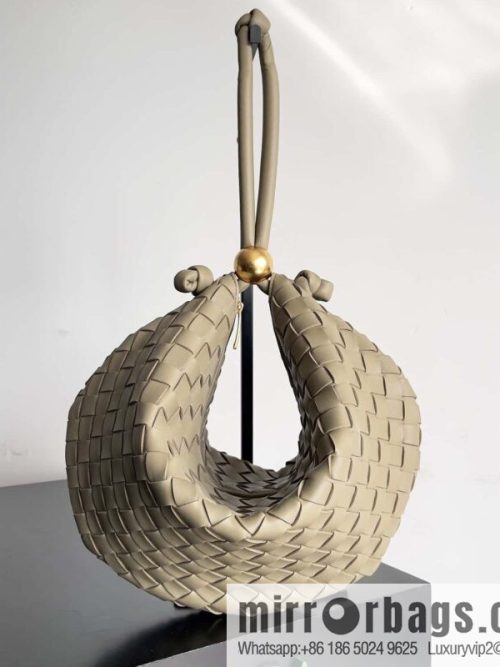 Bottega VenetaBV Turning Bag~ Golden Ball jodie Model number: 701024