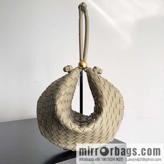 Bottega VenetaBV Turning Bag~ Golden Ball jodie Model number: 701024