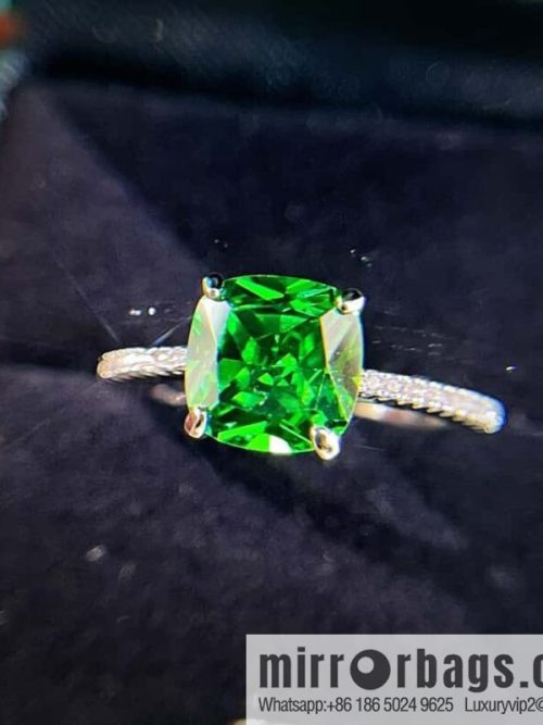 ❗️New ❗️ New ☑️ Tiffany & Co. Square Green Diamond Ring