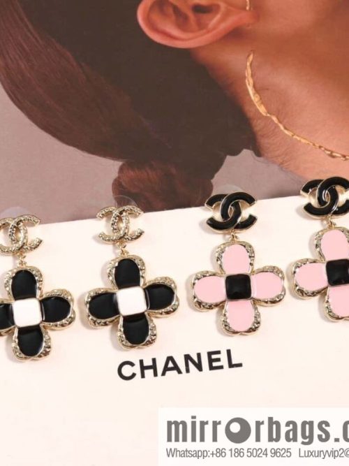 ☀️New ☑️ chanel c2 double c four-leaf clover earrings ☀️