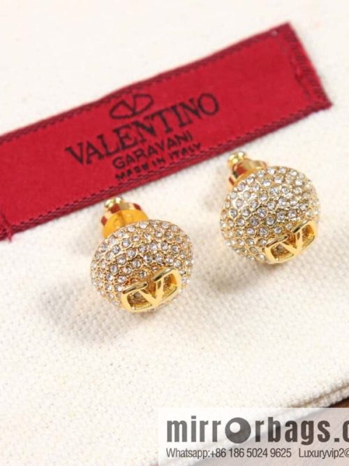 ❗️New ❗️ New ☑️ Valentino round full diamond stud earrings