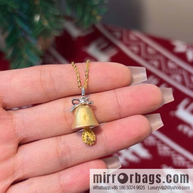 🎄Christmas gift 🎁 new ☑️ AHKAH bell 🔔 Christmas tree 🎄 gingerbread man necklace