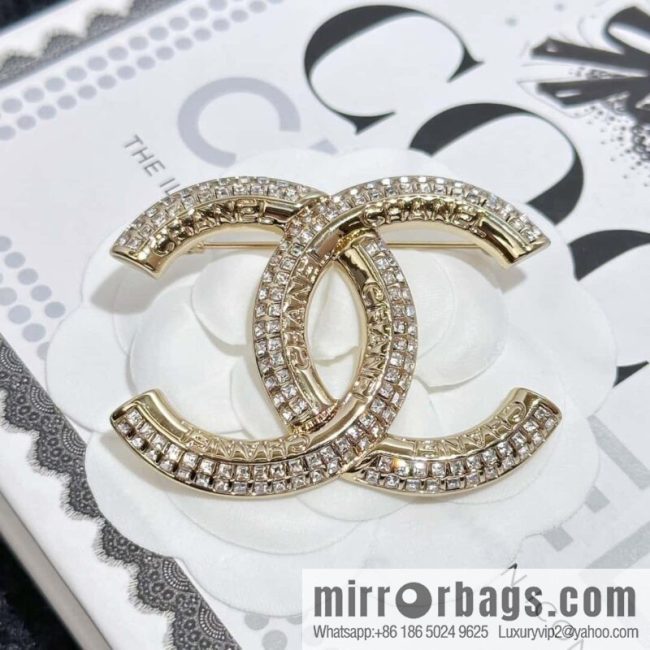 ❗️New ❗️ Chanel brooch ☀️ new ☑️ Chanel double c full diamond brooch ☀️