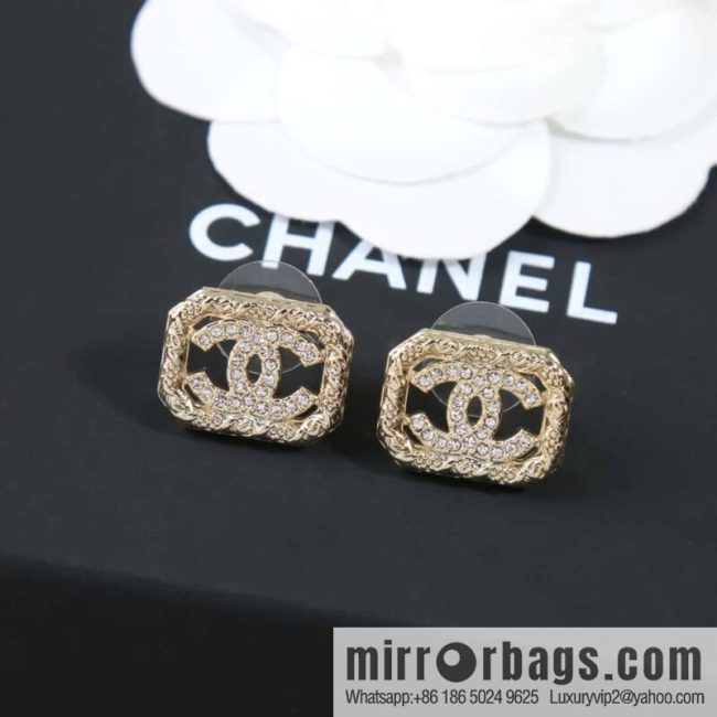 ☀️New ☑️ Chanel C1 double c octagon stud earrings ☀️
