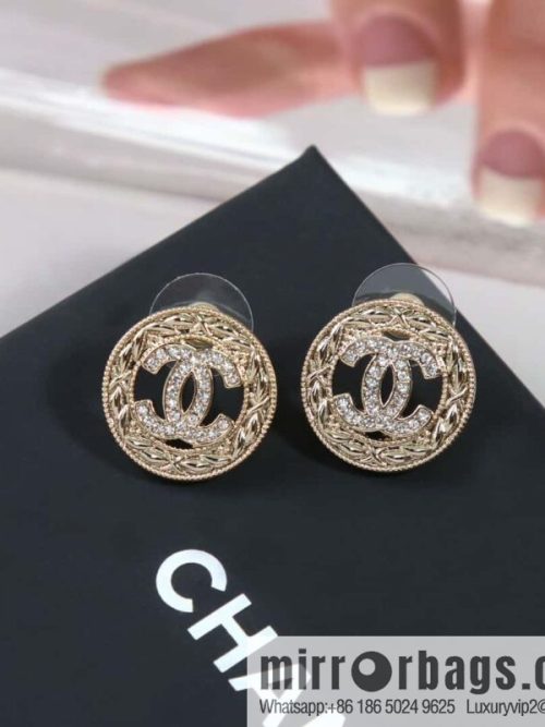☀️New ☑️ Chanel C1 double c round stud earrings ☀️