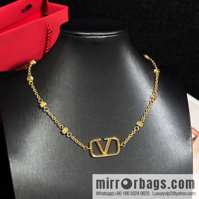 ❗️New ❗️ New ☑️ VALENTINO Valentino Necklace