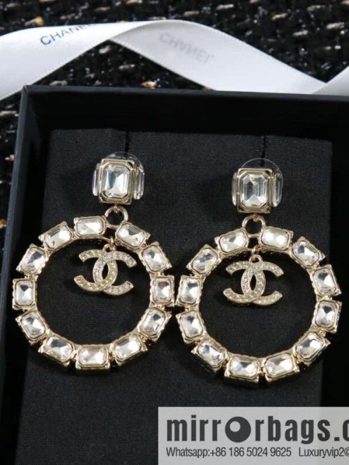 ☀️New ☑️ Chanel C2 double c square diamond round stud earrings ☀️