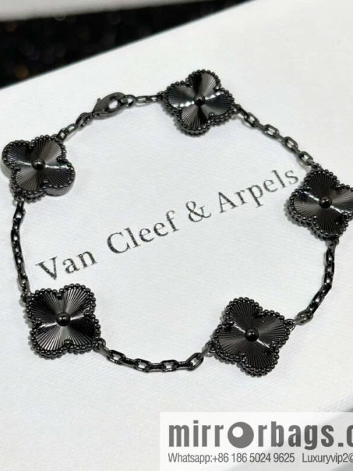 ☀️Van Cleef & Arpels Laser Gun Black Friday Flower Bracelet ☀