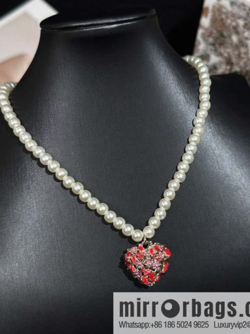 New ☑️ DIOR pearl peach heart love pearl necklace