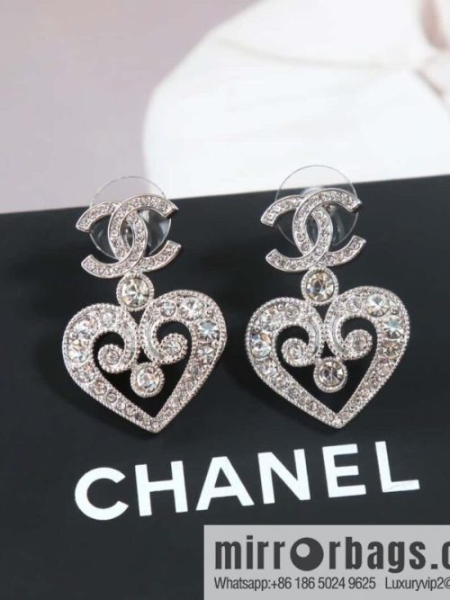 ☀️New ☑️ chanel c2 double c full diamond peach heart love earrings