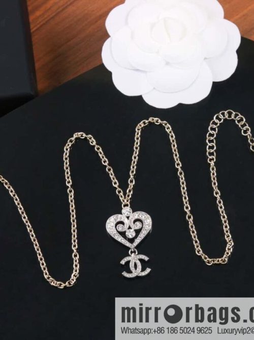 ☀️New ☑️ Chanel Double C Full Diamond Peach Heart Love Necklace ☀️