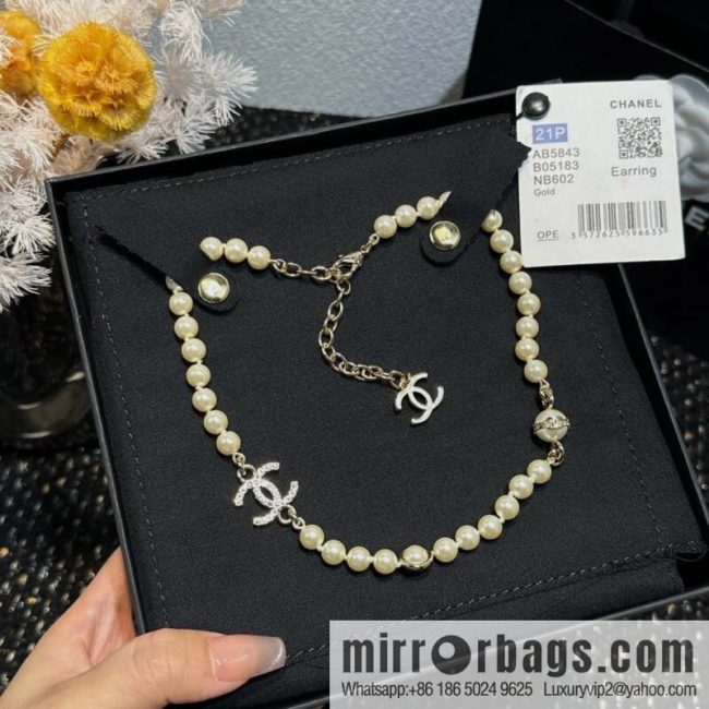 ☀️New ☑️ Chanel Double C Pearl Necklace ☀️