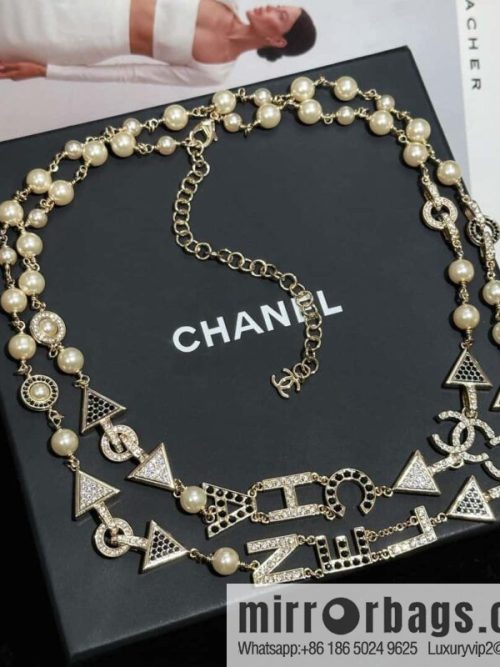 ❗️New ❗️☀️ New ☑️ Chanel Double C Triangle Black Diamond Letter Necklace Sweater Chain ☀️