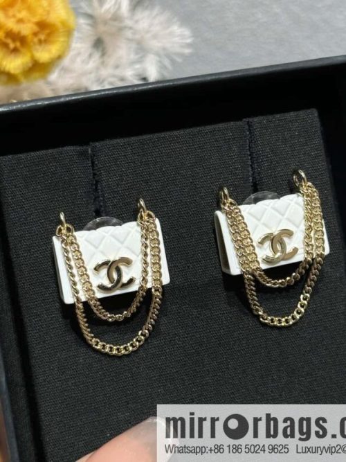 ☀️New ☑️ Chanel C1 double c tassel diamond bag 👜 stud earrings
