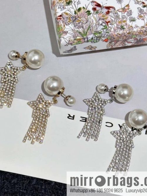 New ☑️ DIOR Dior pentagram ⭐ star size pearl stud earrings