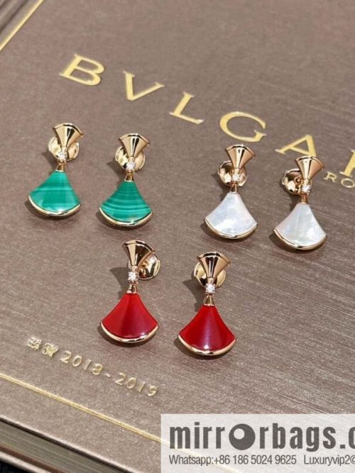 ❗️New ❗️ ☀️ Original ☀ BVLGARI DIVAS\'DREAM chalcedony white fritillary malachite fan stud earrings ☀️