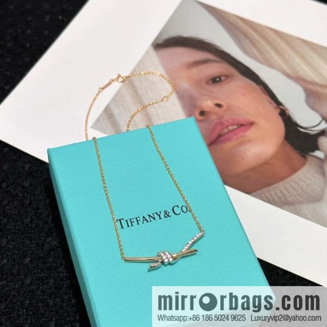 ❤️ TIFFANY & Co. Tiffany Knot Series Two-Color Gold Diamond Necklace