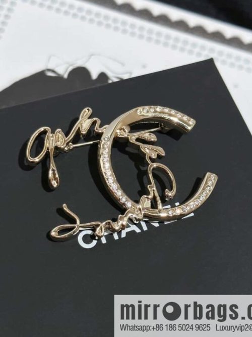 ❗️New ❗️ Chanel brooch ☀️ new ☑️ Chanel double c irregular brooch ☀️