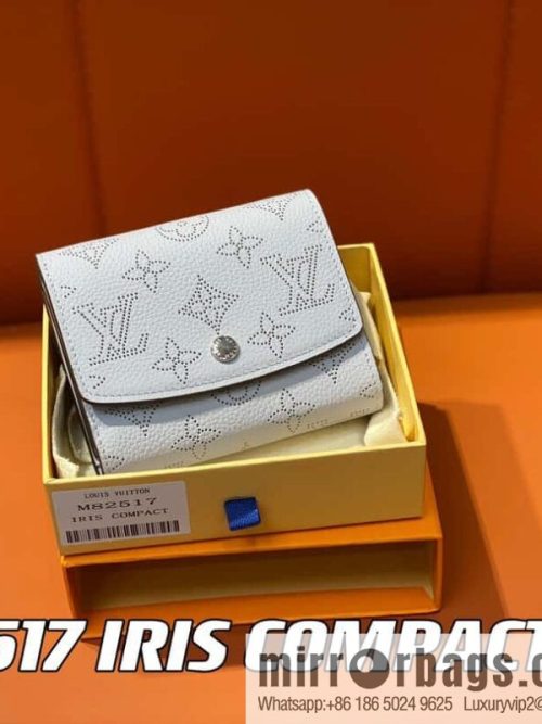 [Original single boutique] M82517 light purple, full leather flip wallet series IRIS COMPACT wallet