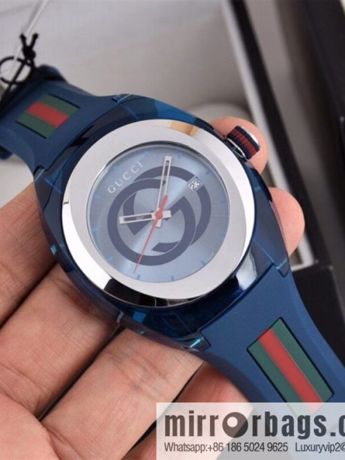 Gucci SYNC couple transparent quartz watch