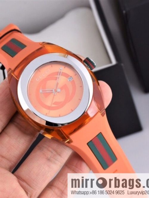 Gucci SYNC couple transparent quartz watch