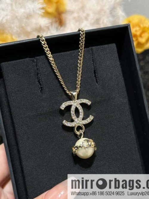 ☀️New ☑️ Chanel Full Diamond Double C Pearl Necklace