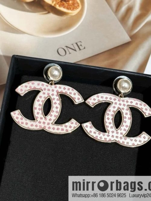 ❗️New ❗️ chanel stud earrings ☀️ new ☑️ chanel c2 double c clover pattern stud earrings ☀️