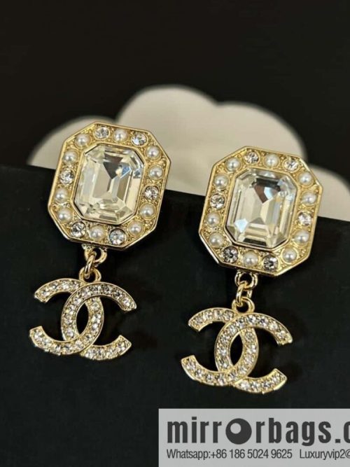 ☀️New ☑️ Chanel C2 double c octagon diamond stud earrings ☀️