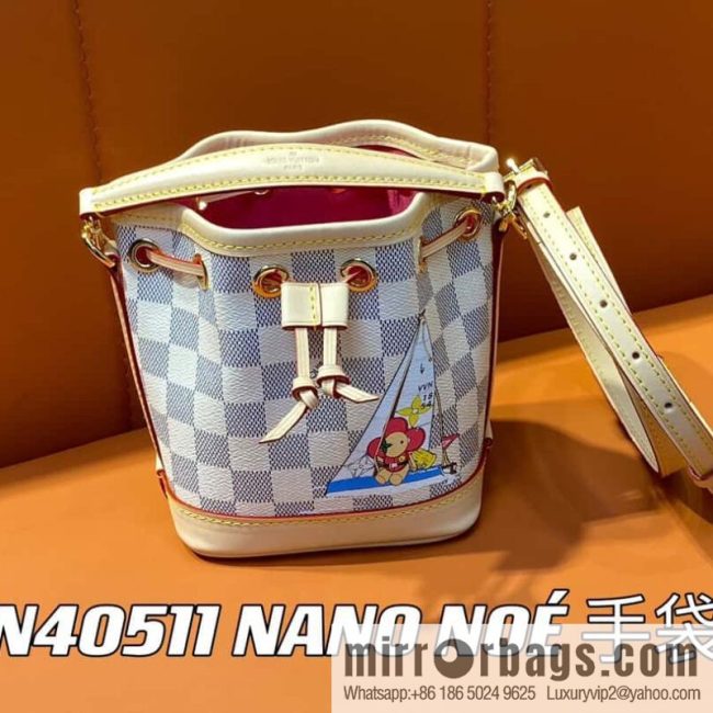 [Original order boutique] N40511 white grid silk screen printing, Christmas tote bag series NANO NOE handbag, this Nano Noé handbag