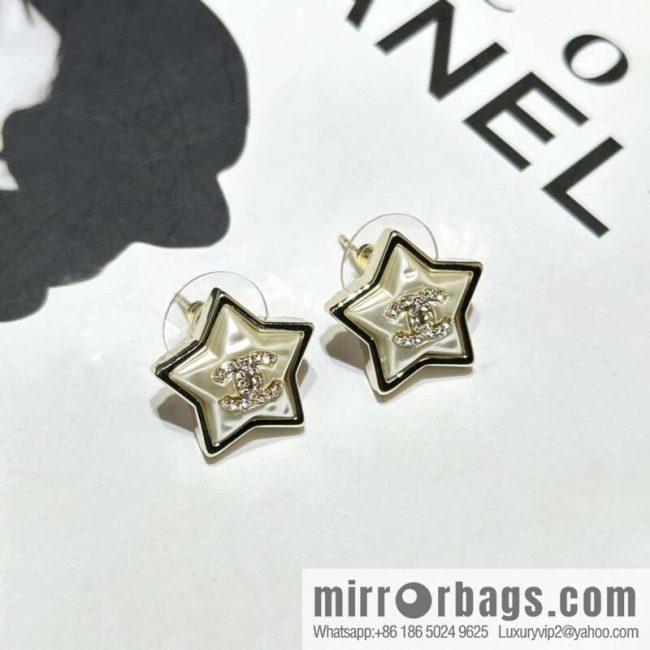 ☀️New ☑️ Chanel C1 double c pentagram ⭐ star stud earrings