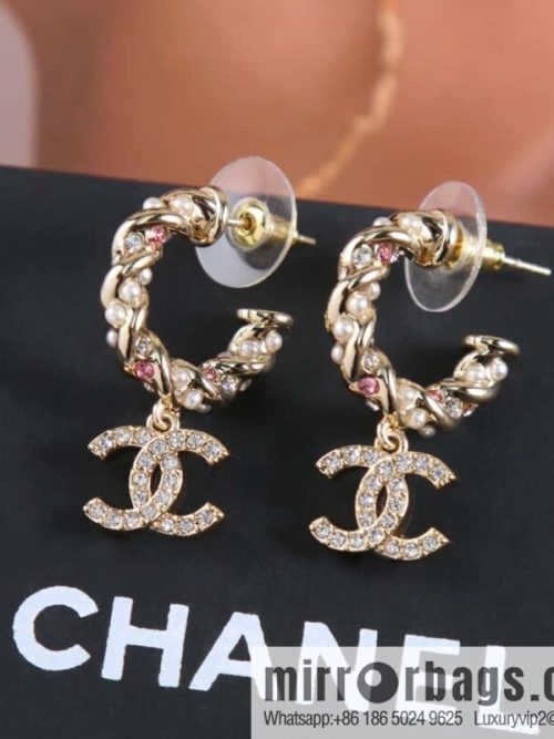 ☀️New ☑️ Chanel C2 double c twist pink diamond pearl stud earrings