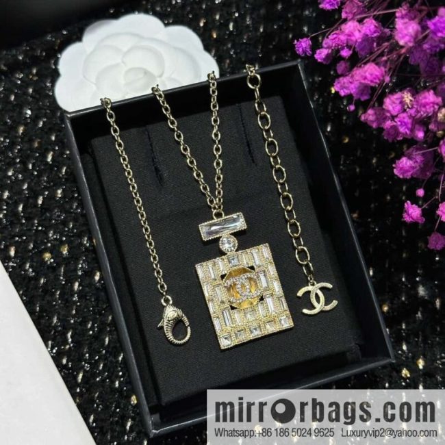 ☀️New ☑️ Chanel double c perfume bottle square diamond long necklace ☀️
