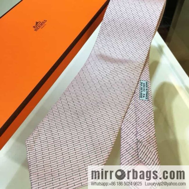 Hermes 100% top twill silk + wool inner panda tie - Image 3