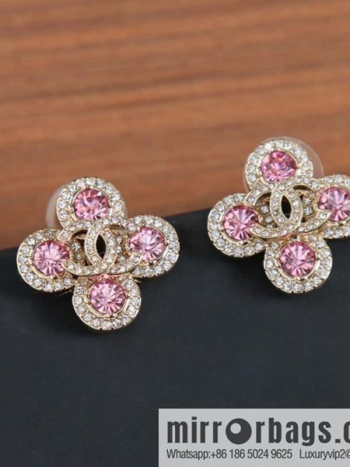 ☀️New ☑️ Chanel C1 double c four-leaf clover pink diamond stud earrings