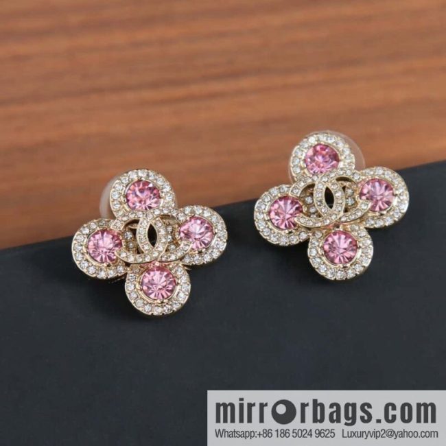 ☀️New ☑️ Chanel C1 double c four-leaf clover pink diamond stud earrings