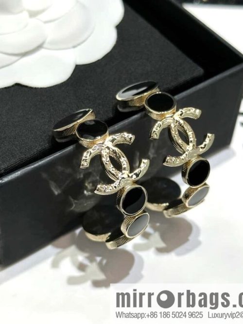 ☀️New ☑️ Chanel C1 double c black round oil stud earrings