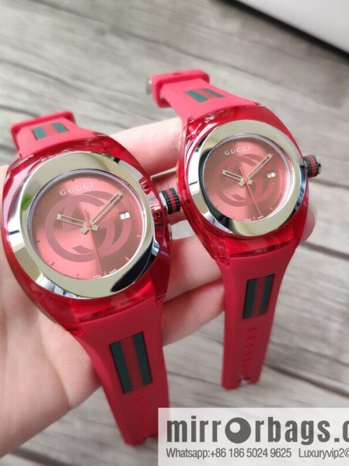 Gucci SYNC couple transparent quartz watch