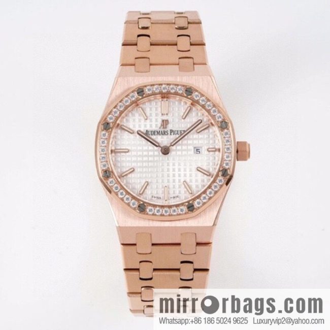 Audemars Piguet AP Royal Oak Quartz Women\'s Model 67651ST. ZZ.1261ST.01 Diameter 33mm
