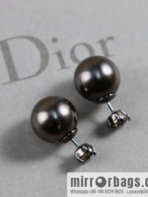 New ☑️ DIOR black diamond black pearl stud earrings