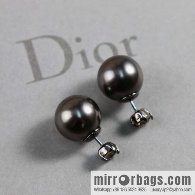 New ☑️ DIOR black diamond black pearl stud earrings