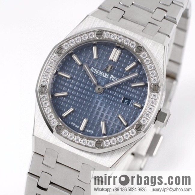 Audemars Piguet AP Royal Oak Quartz Women\'s Model 67651ST. ZZ.1261ST.01 Diameter 33mm - Image 6