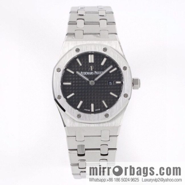 Audemars Piguet AP Royal Oak Quartz Women\'s Model 67651ST. ZZ.1261ST.01 Diameter 33mm - Image 7