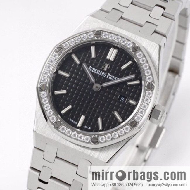 Audemars Piguet AP Royal Oak Quartz Women\'s Model 67651ST. ZZ.1261ST.01 Diameter 33mm - Image 8
