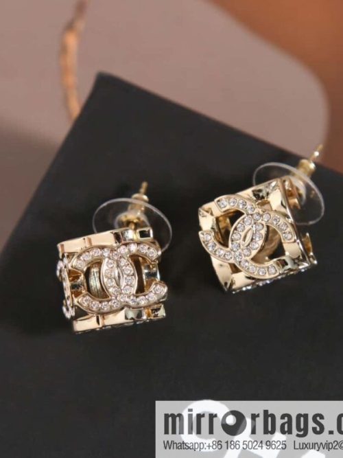 ☀️New ☑️ Chanel C1 double c hollow dice stud earrings ☀️