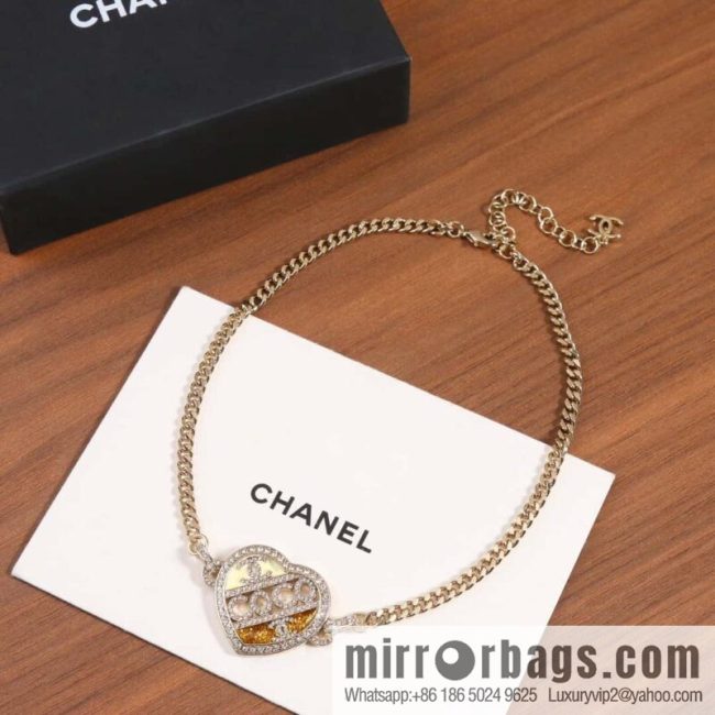 ☀️New ☑️ Chanel double c peach heart love coco necklace ☀️