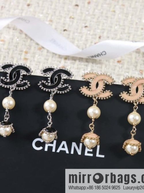 ☀️New ☑️ Chanel C3 double c pearl oil stud earrings ☀️